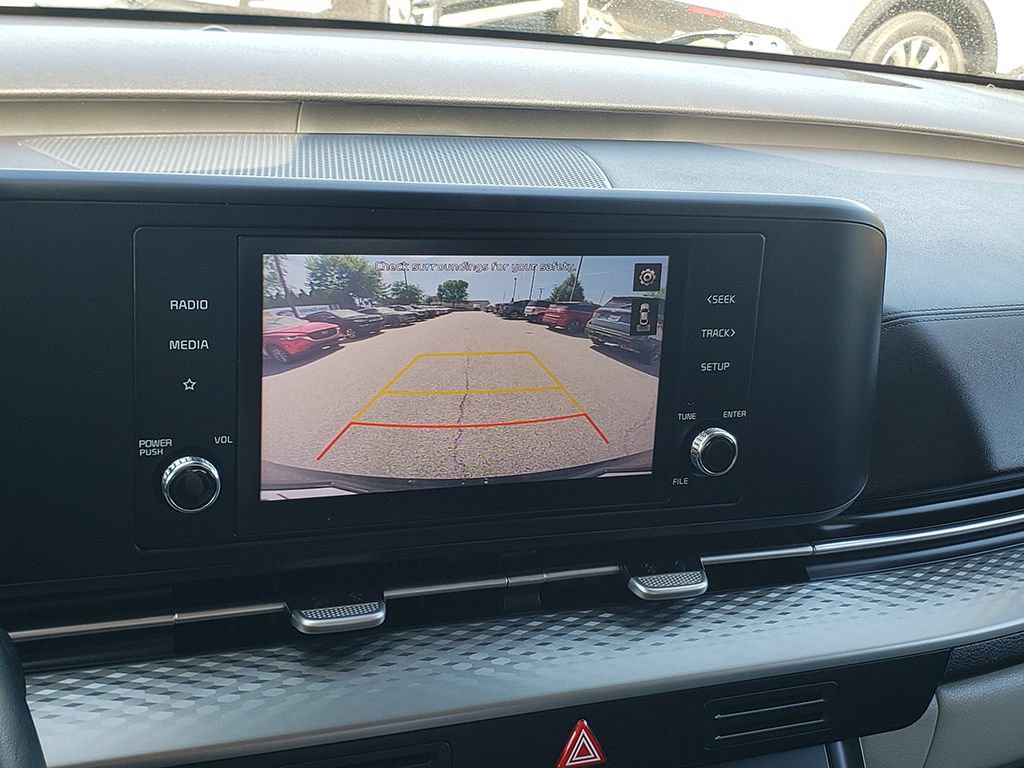 Used 2022 Kia Carnival LX FWD image 24