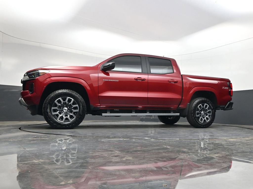 Used 2026 Chevrolet Colorado Z71 w/ Technology Package AWD/4WD image 25