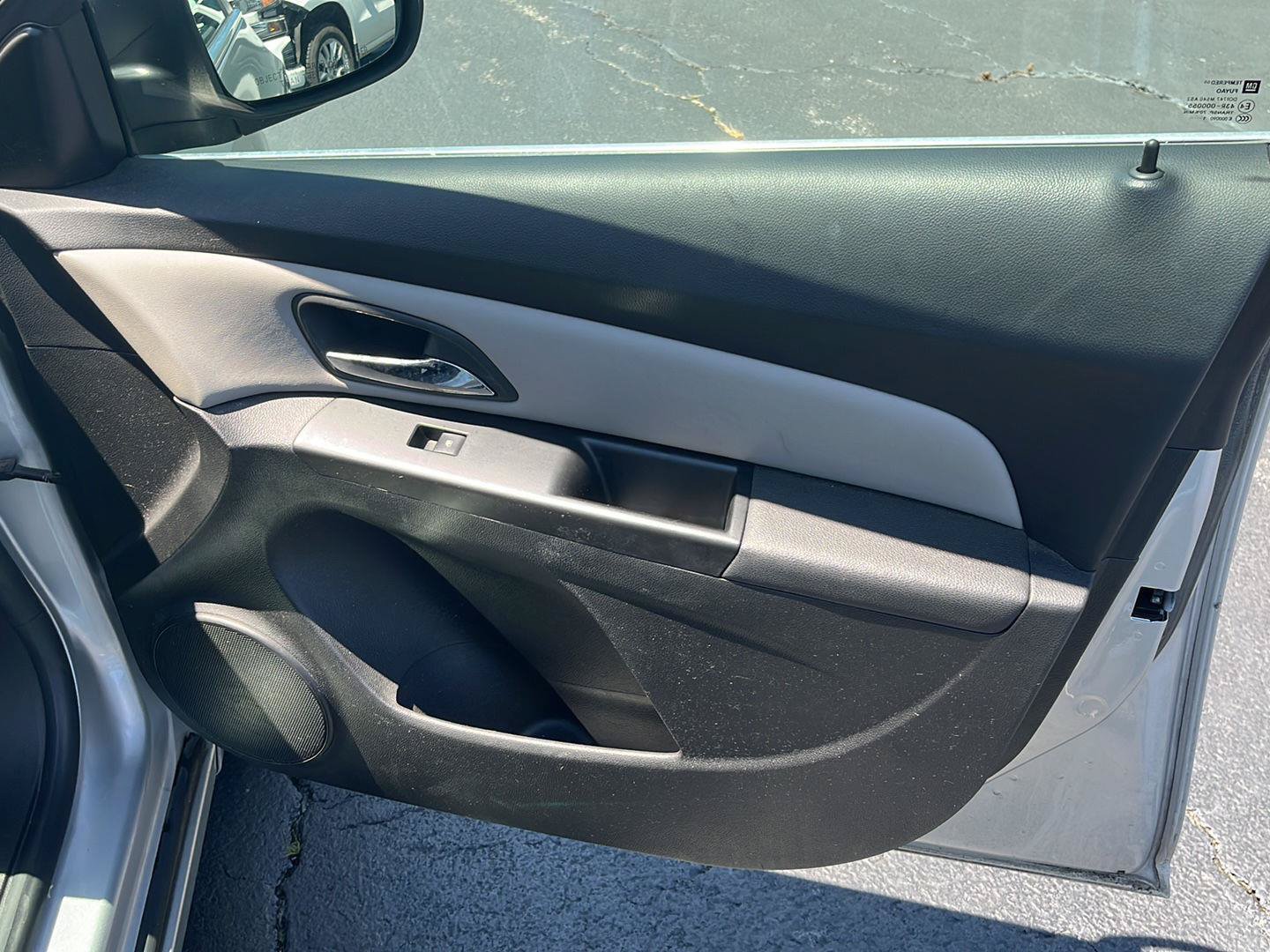 Used 2012 Chevrolet Cruze LS FWD image 25