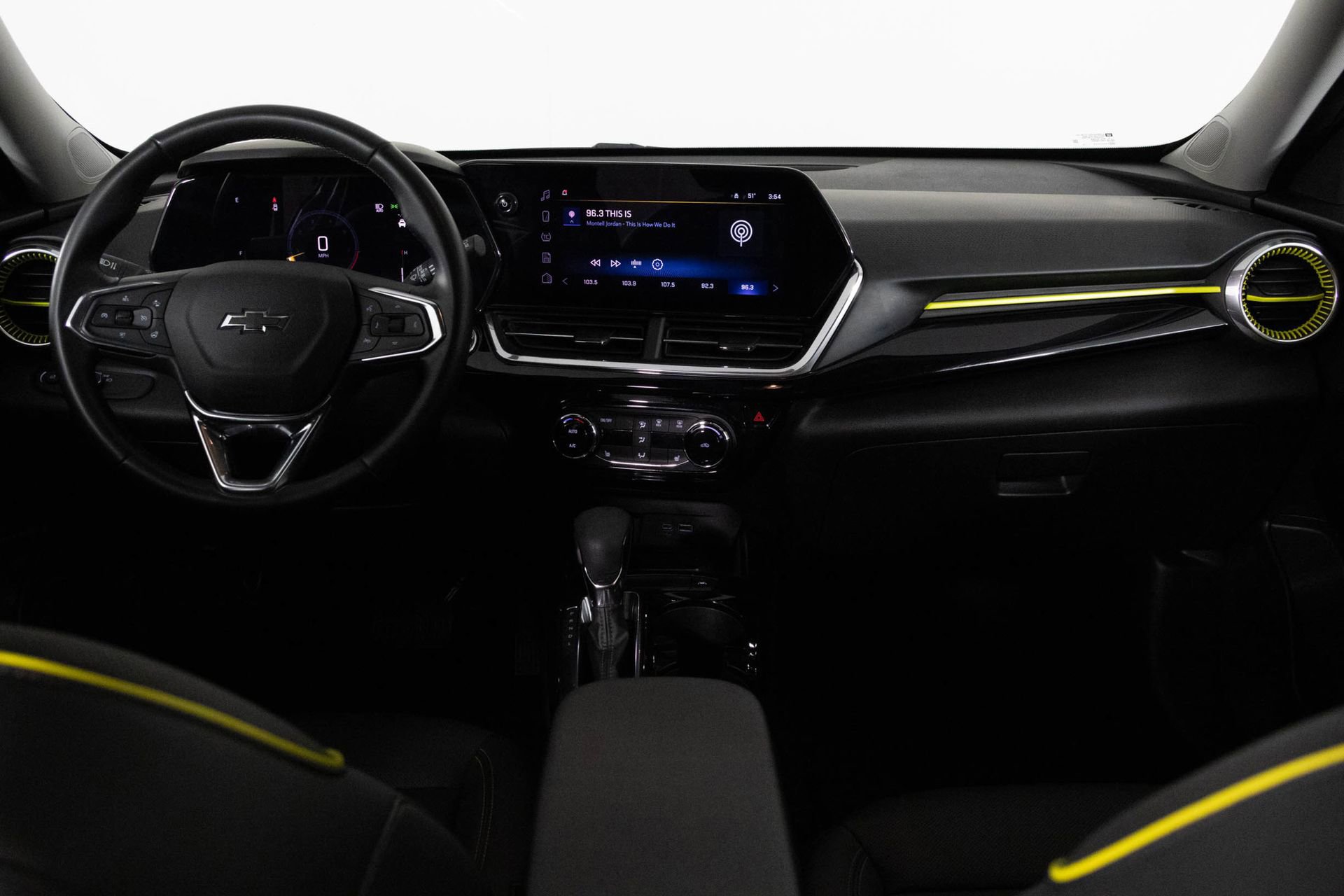 Used 2024 Chevrolet Trax ACTIV w/ Sunroof Package image 22