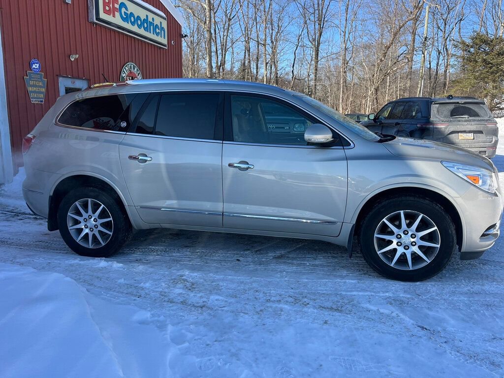 Used 2017 Buick Enclave Leather FWD image 1
