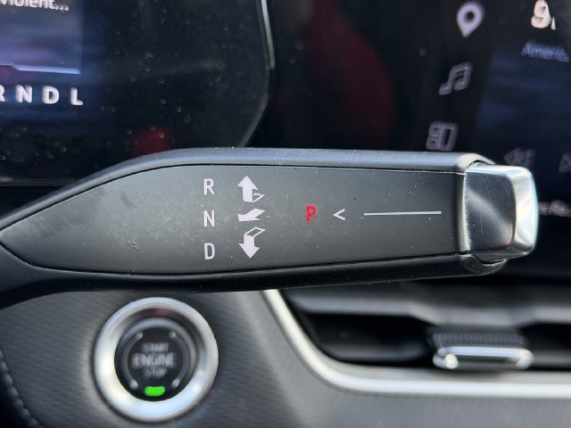 Used 2025 Chevrolet Equinox LT w/ Safety and Technology Package FWD image 17