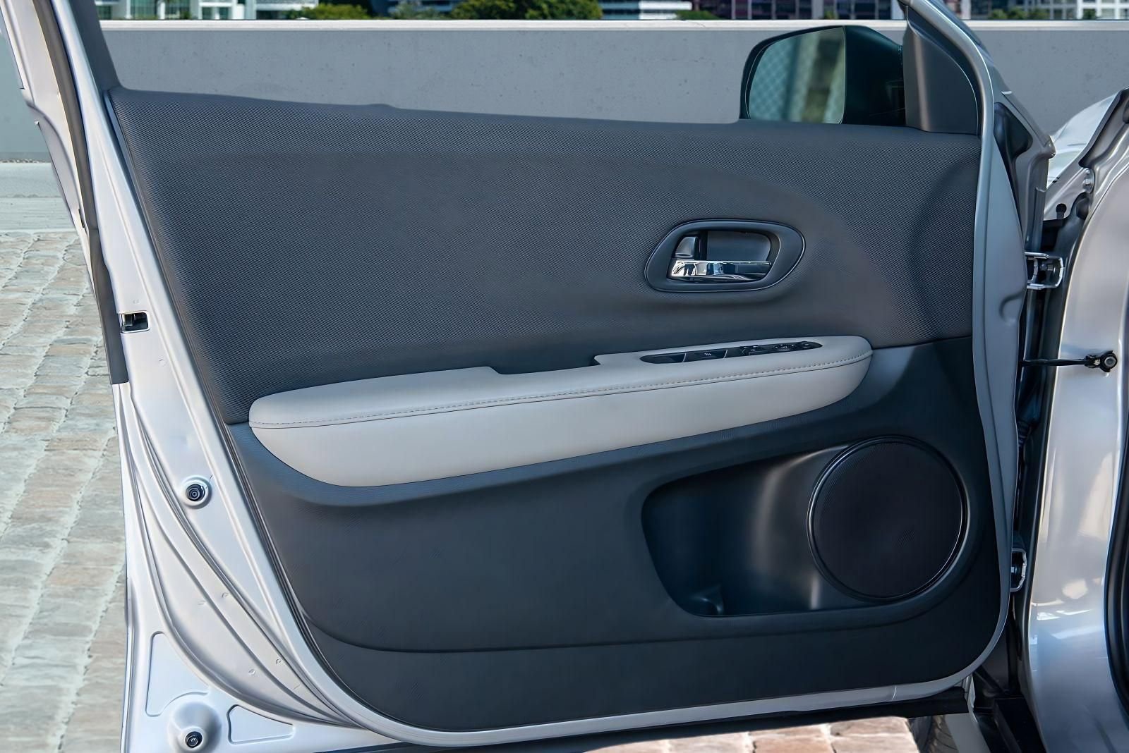 Used 2022 Honda HR-V LX image 14