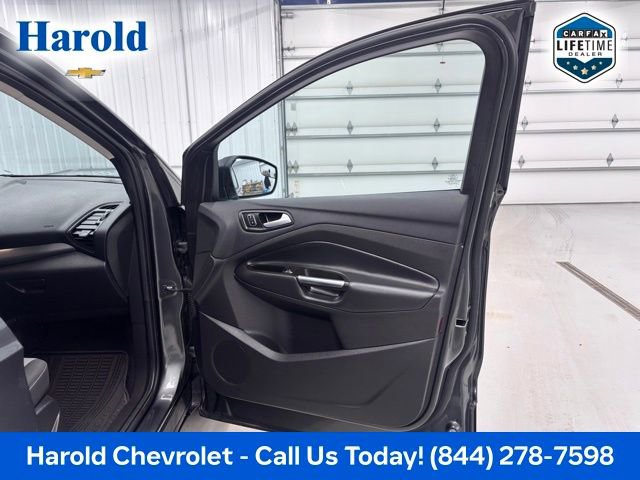 Used 2017 Ford Escape SE w/ Equipment Group 201A image 10