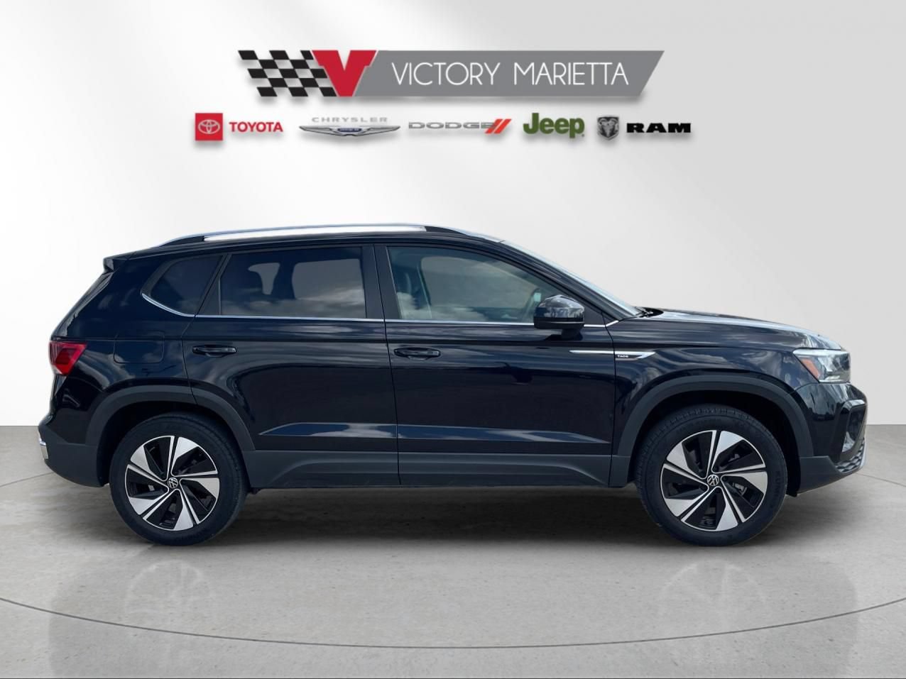 Used 2024 Volkswagen Taos SE AWD/4WD image 6
