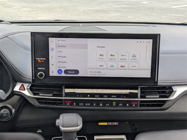 Used 2025 Toyota Sienna Platinum image 19