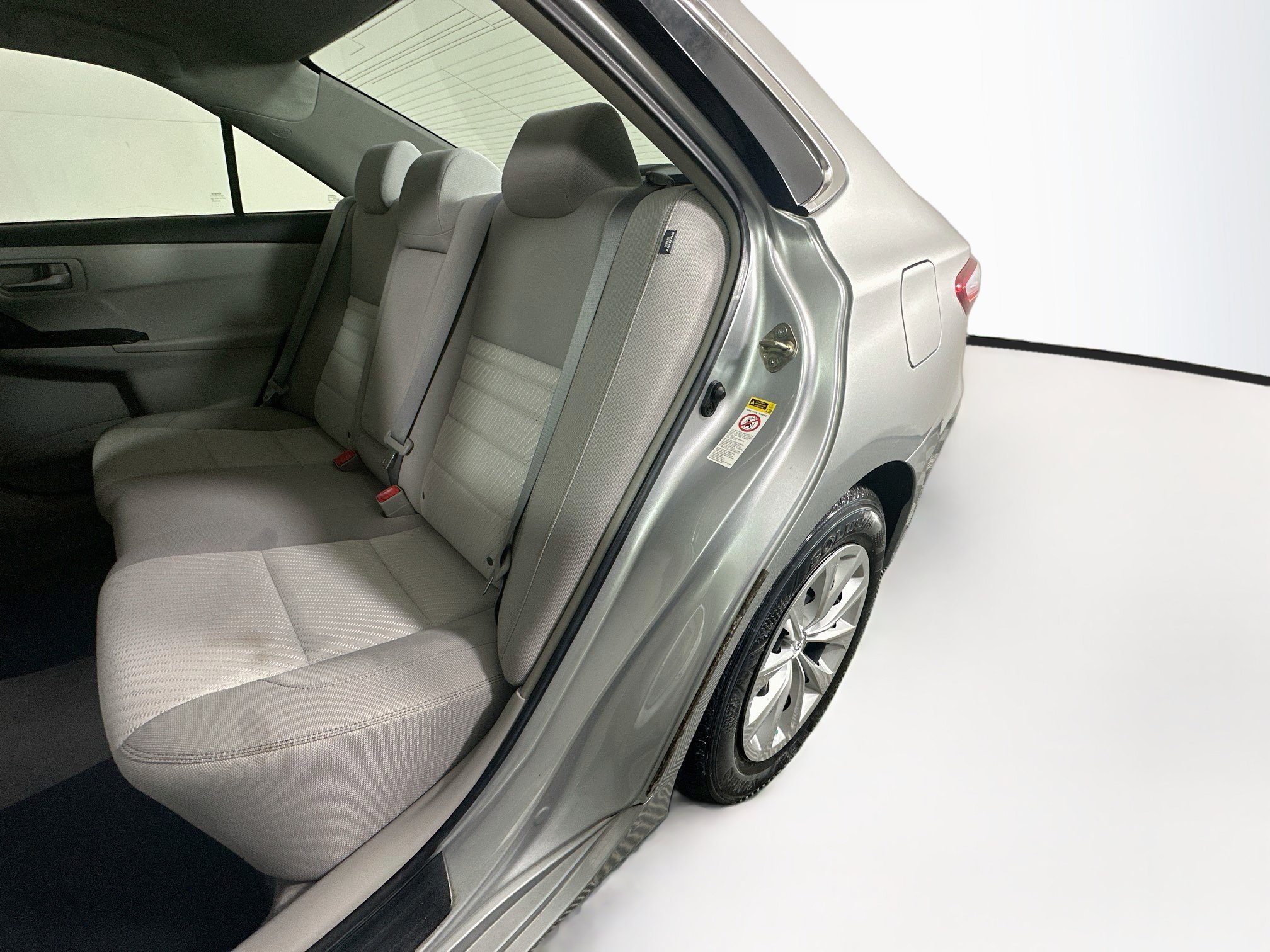 Used 2017 Toyota Camry LE FWD image 25
