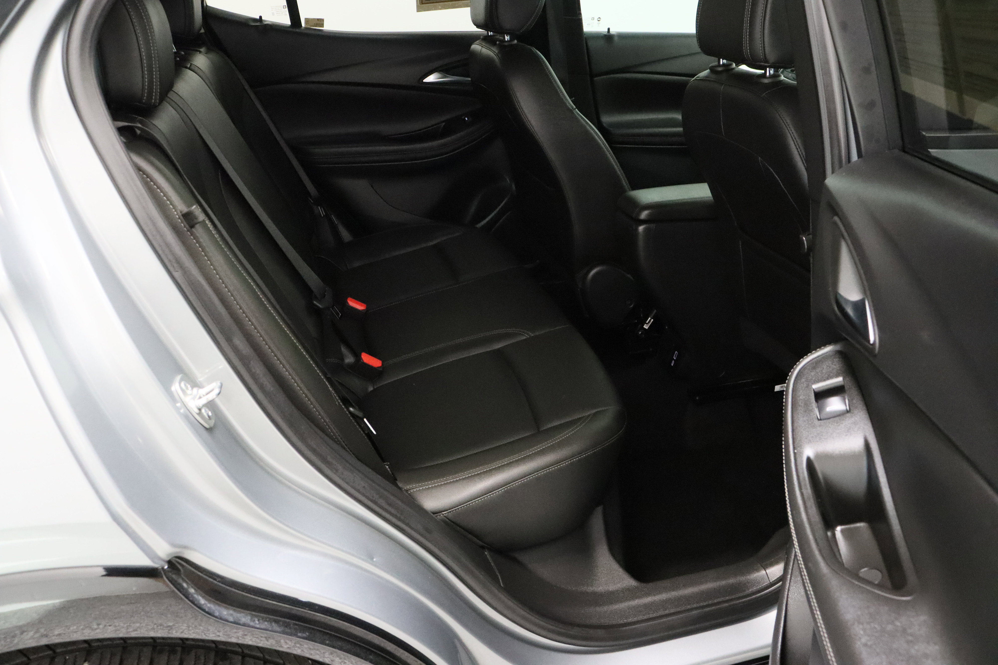 Used 2024 Buick Encore GX Sport Touring image 32