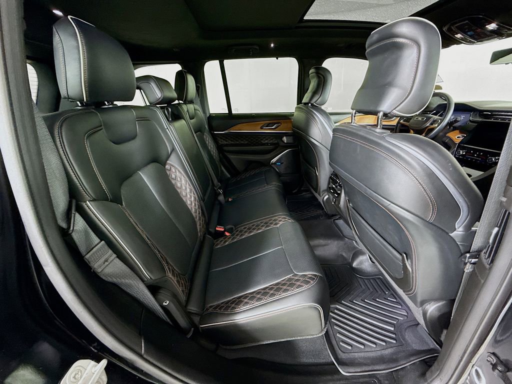 Used 2023 Jeep Grand Cherokee Summit image 32
