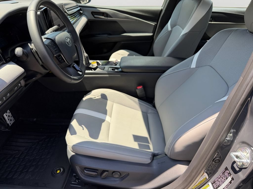 Used 2026 Toyota Camry SE FWD image 24
