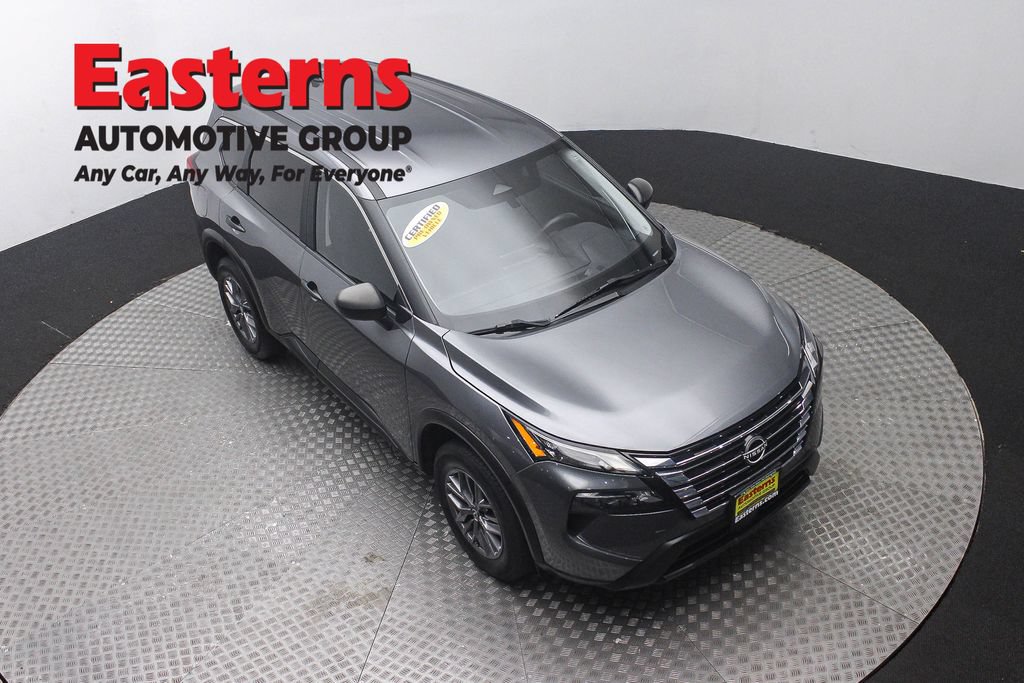 Used 2024 Nissan Rogue S AWD/4WD image 3