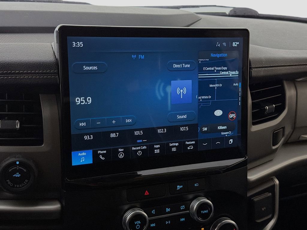 Used 2022 Ford Expedition XLT image 16