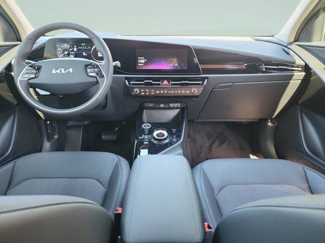 Used 2025 Kia Niro Wind w/ Wind Preserve Package FWD image 8