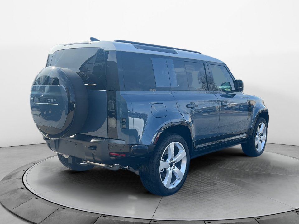 New 2026 Land Rover Defender 110 X-Dynamic SE AWD/4WD image 7