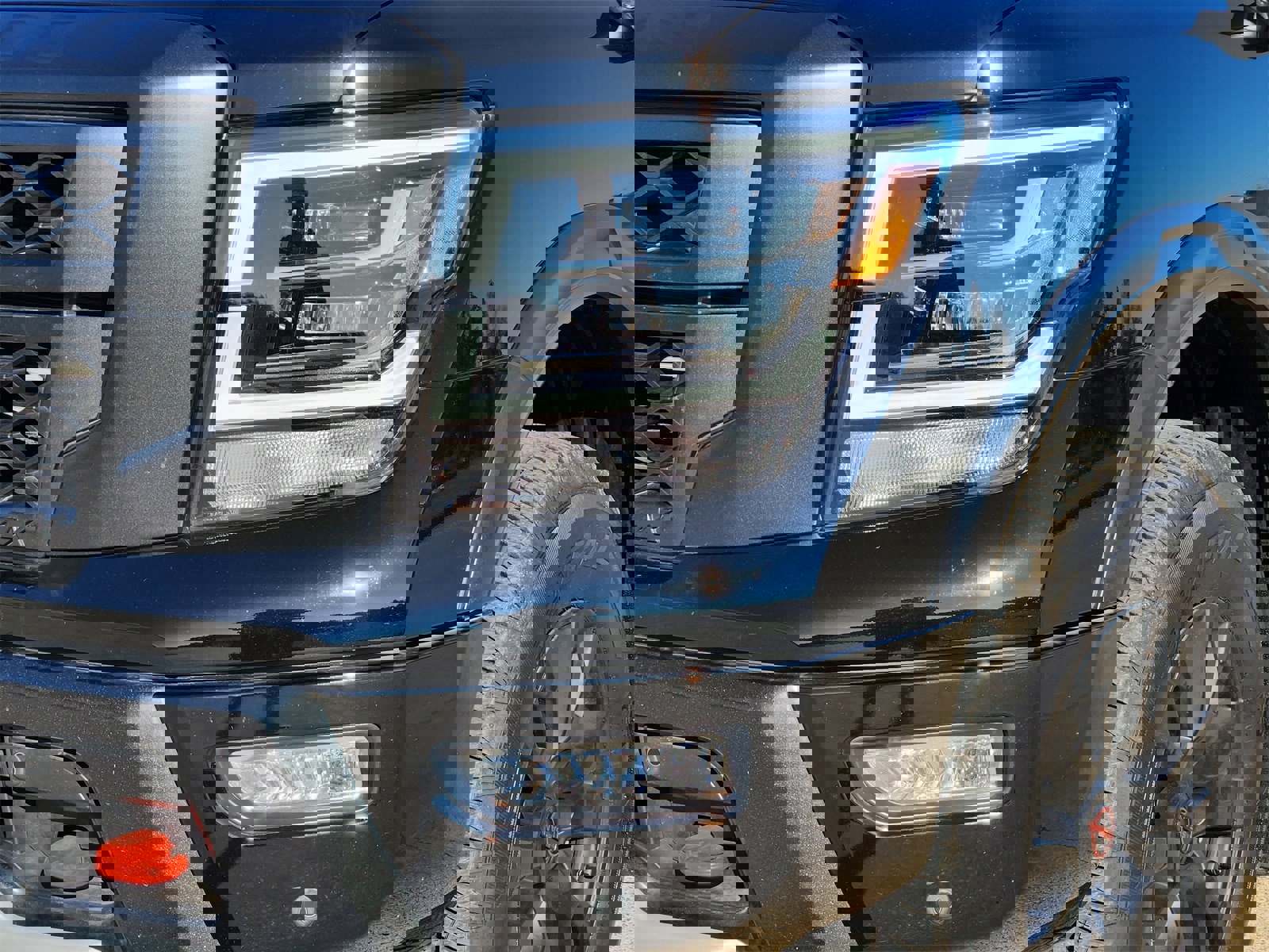 Used 2024 Nissan Titan PRO-4X w/ Pro-4x Convenience Package image 8