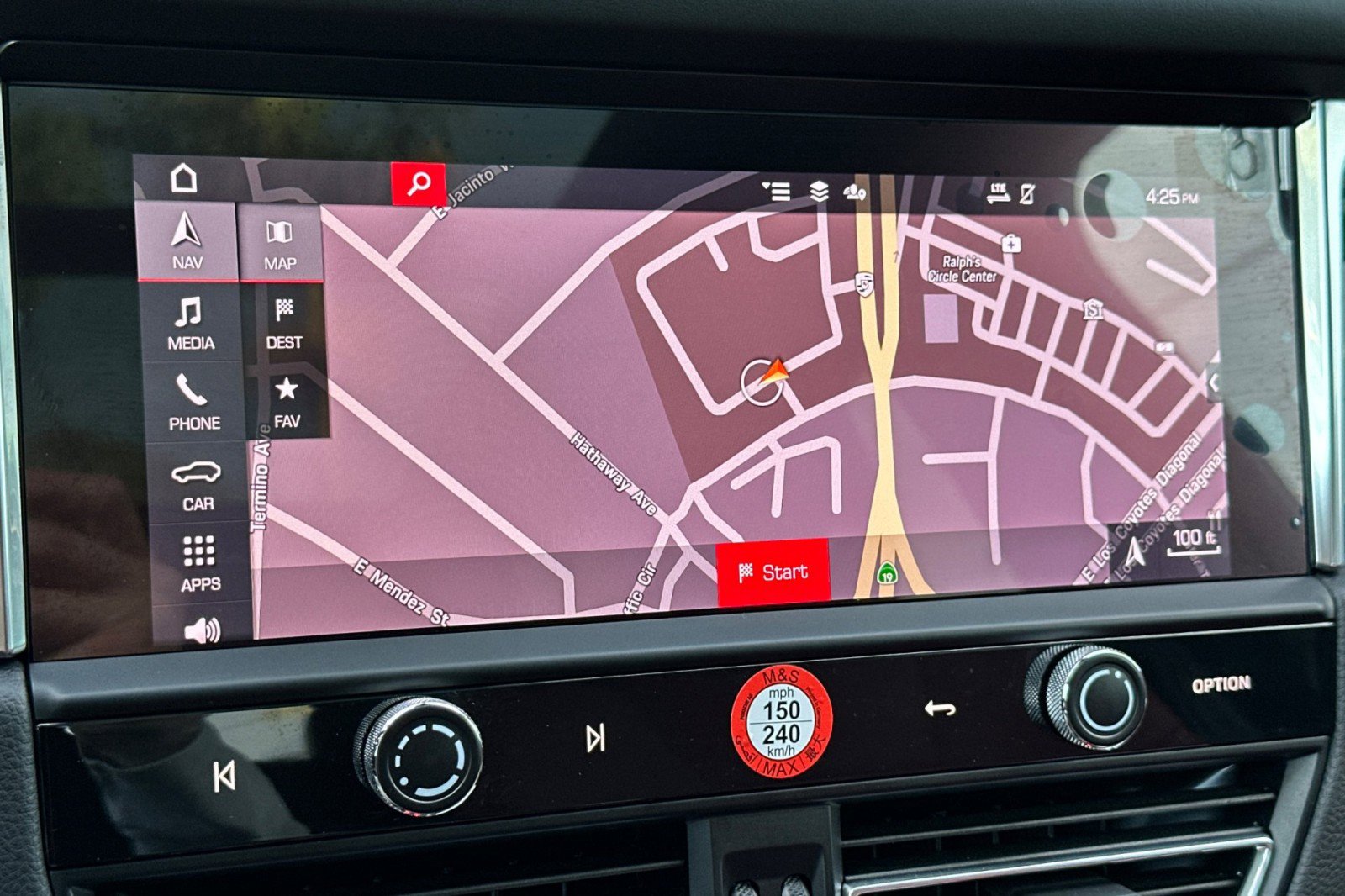 Used 2025 Porsche Macan image 19