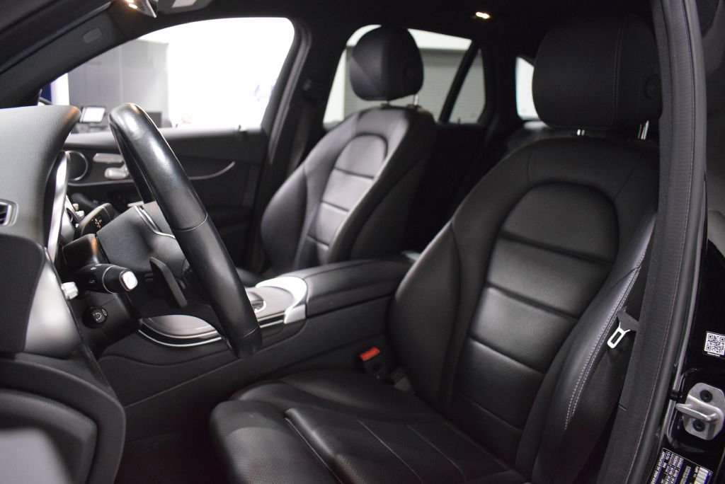 Used 2022 Mercedes-Benz GLC 300 4MATIC image 10