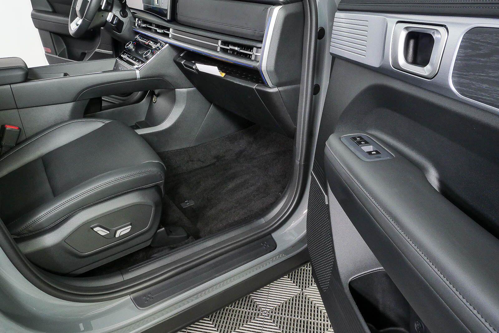 New 2026 Hyundai Santa Fe Limited FWD image 26