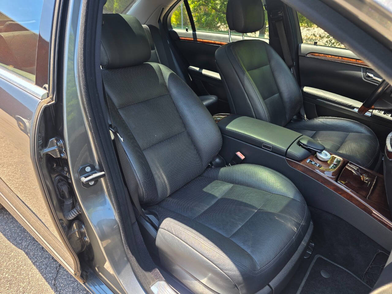 Used 2011 Mercedes-Benz S 550 w/ Sport Pkg Plus One image 42