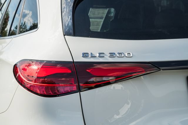 Used 2023 Mercedes-Benz GLC 300 4MATIC image 7