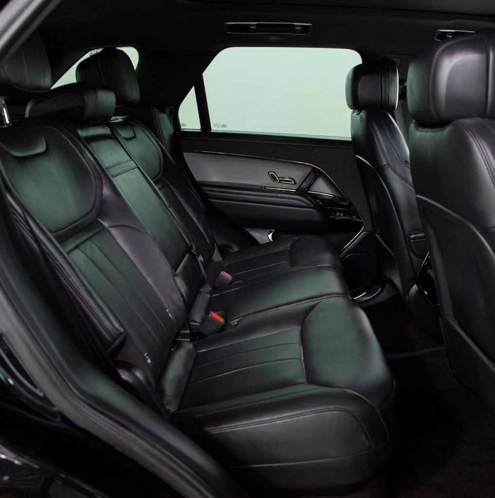 Used 2025 Land Rover Range Rover Sport SE image 22