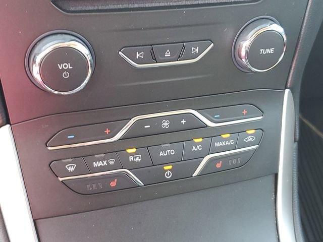 Used 2018 Ford Edge SEL w/ Equipment Group 201A AWD/4WD image 17