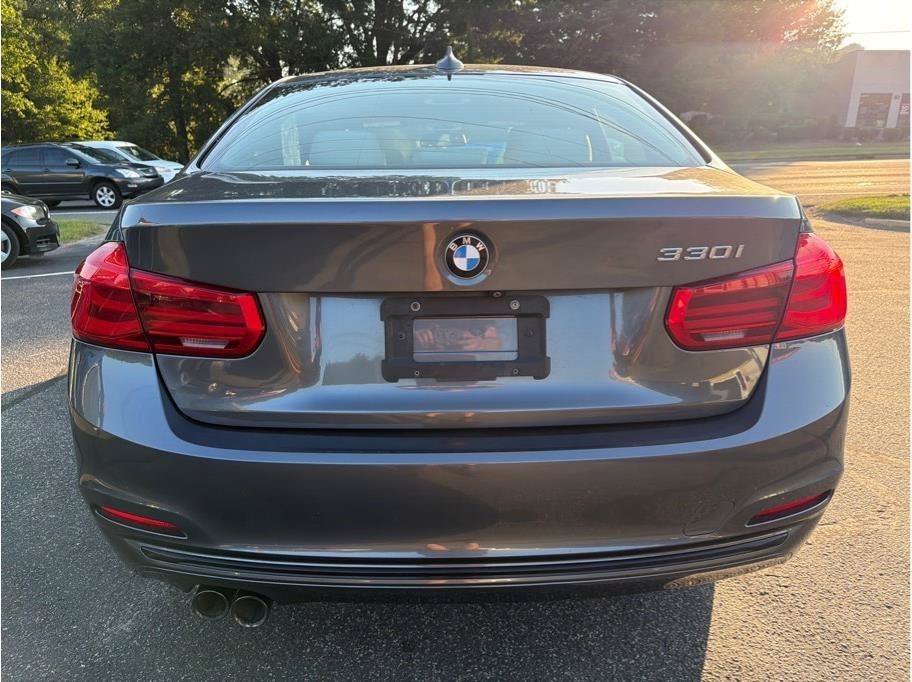 Used 2018 BMW 330i Sedan RWD image 5