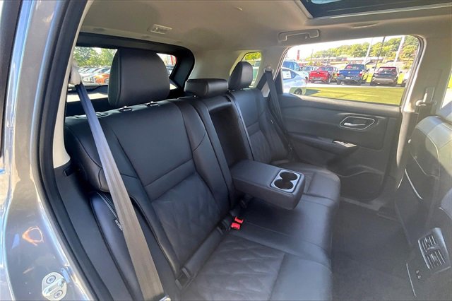 Certified 2024 Nissan Rogue Platinum image 22