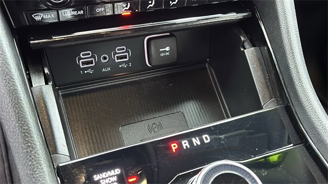 Used 2023 Jeep Grand Cherokee L Limited w/ Luxury Tech Group II image 21