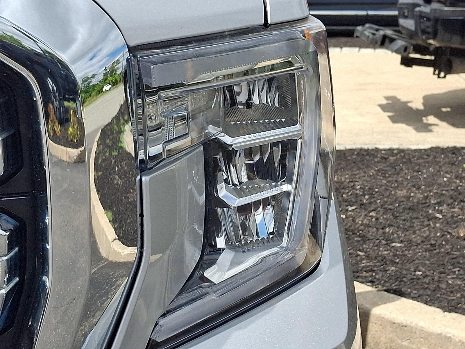 Used 2020 GMC Sierra 1500 SLT w/ SLT Convenience Package AWD/4WD image 9