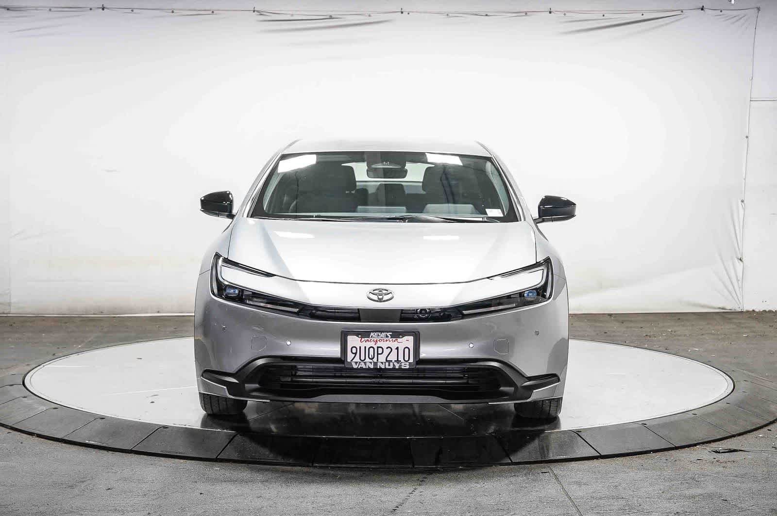 Used 2025 Toyota Prius LE FWD image 6