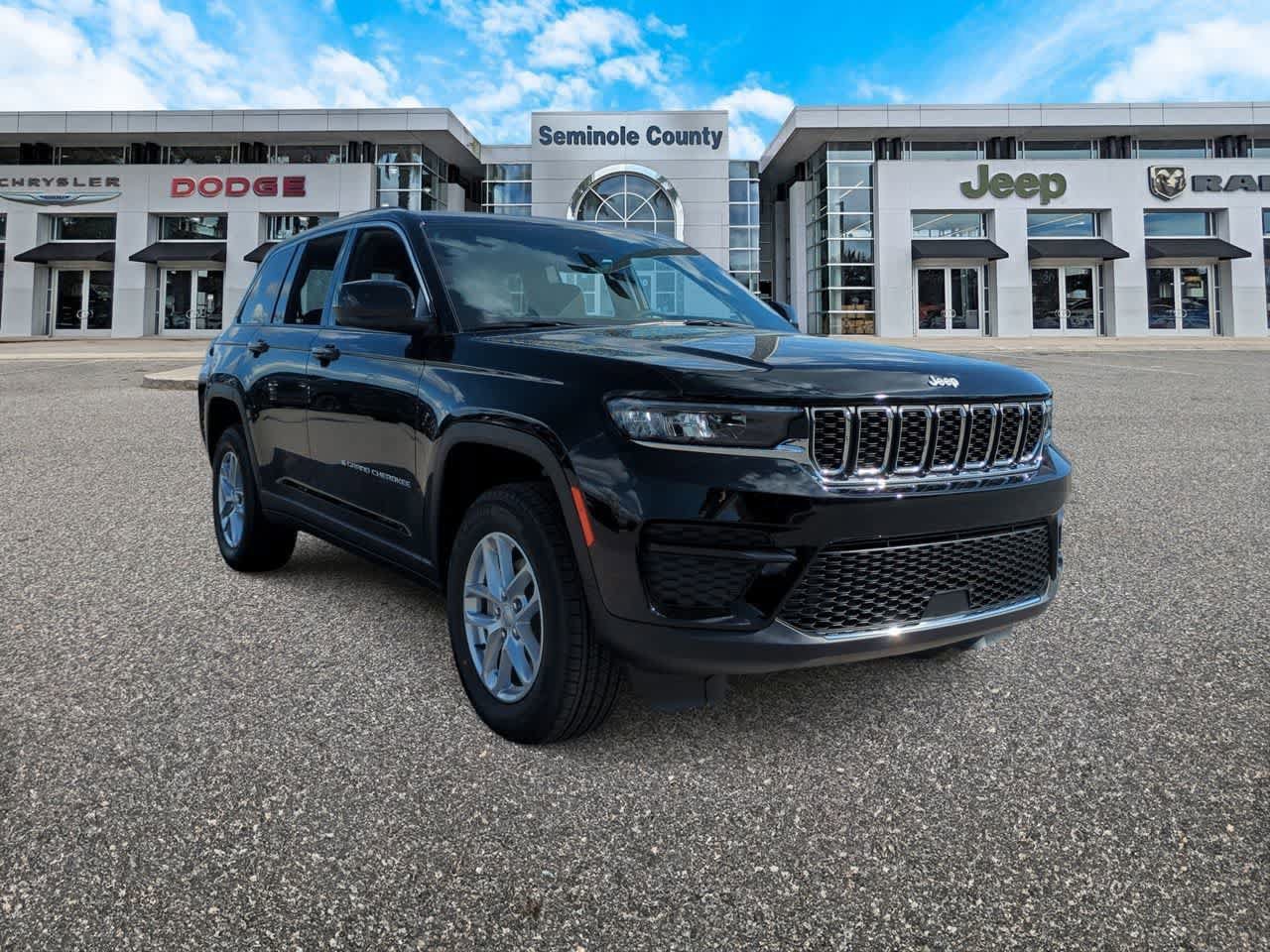 New 2026 Jeep Grand Cherokee Laredo X AWD/4WD image 2