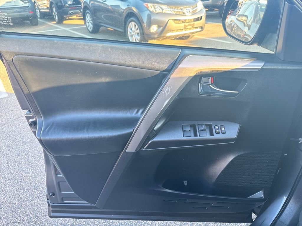 Used 2017 Toyota RAV4 XLE image 33