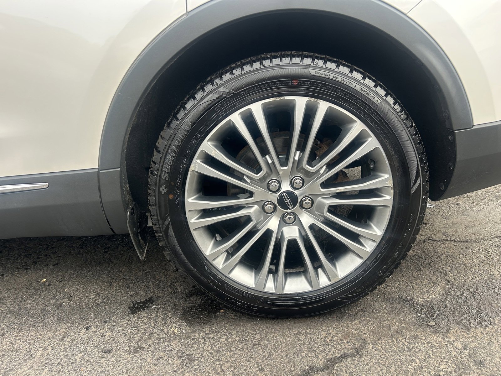 Used 2016 Lincoln MKX Reserve w/ Technology Package image 38