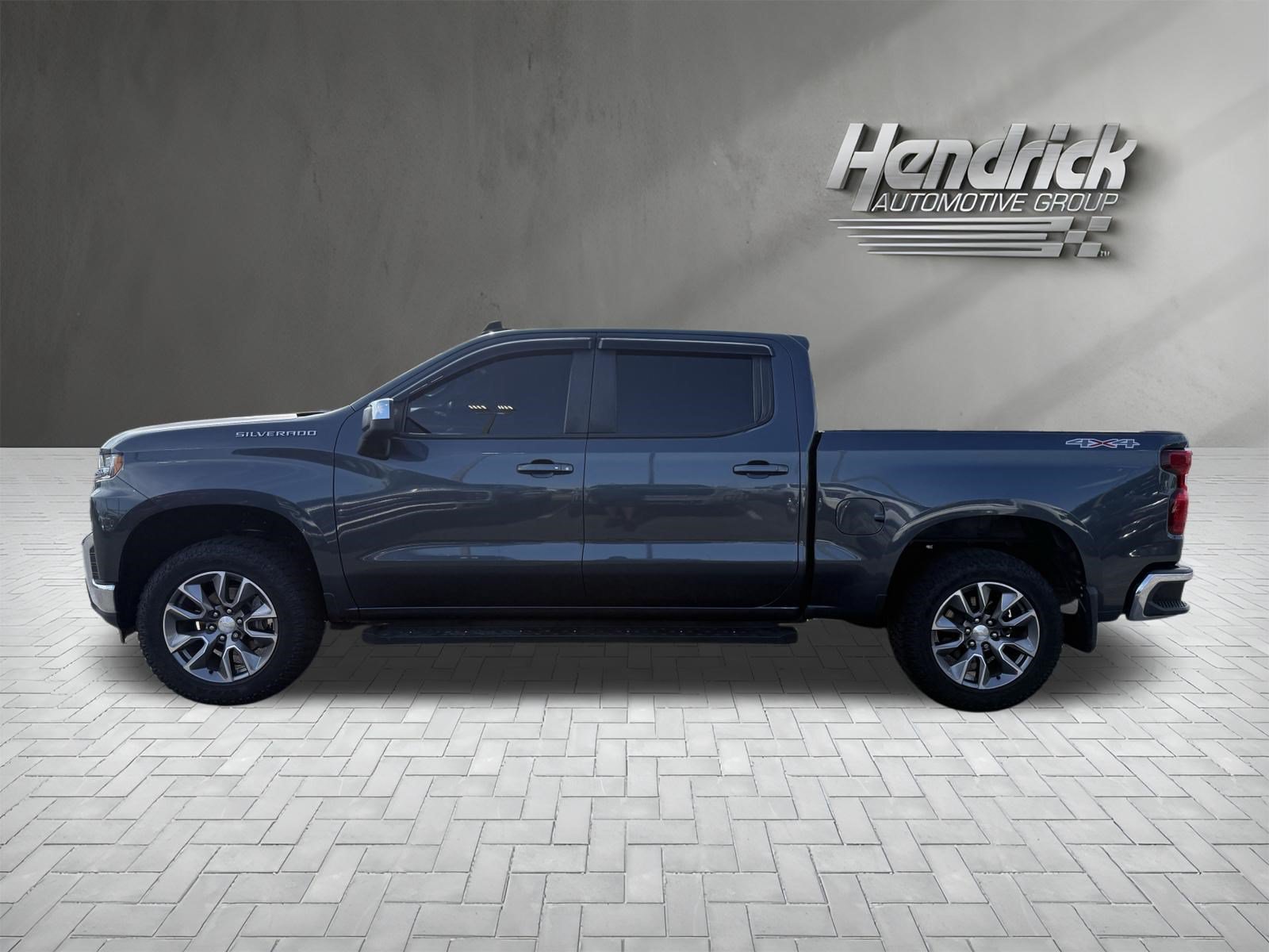 Used 2022 Chevrolet Silverado 1500 LT AWD/4WD image 7