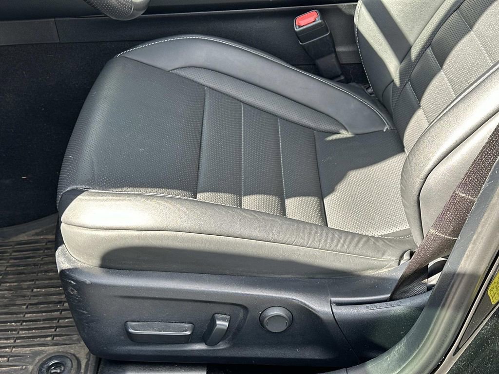 Used 2021 Lexus IS 350 F Sport w/ Dynamic Handling Package image 17