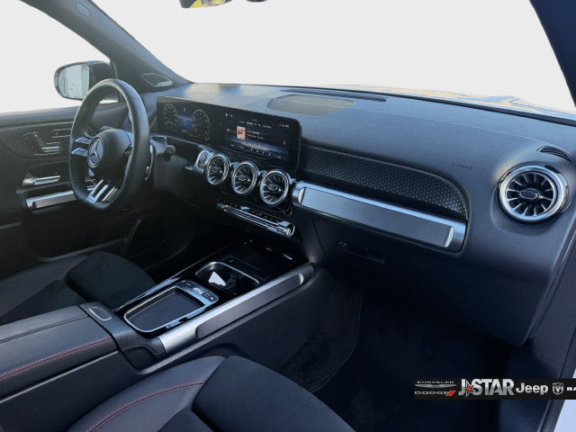 Used 2026 Mercedes-Benz GLB 35 AMG 4MATIC image 19