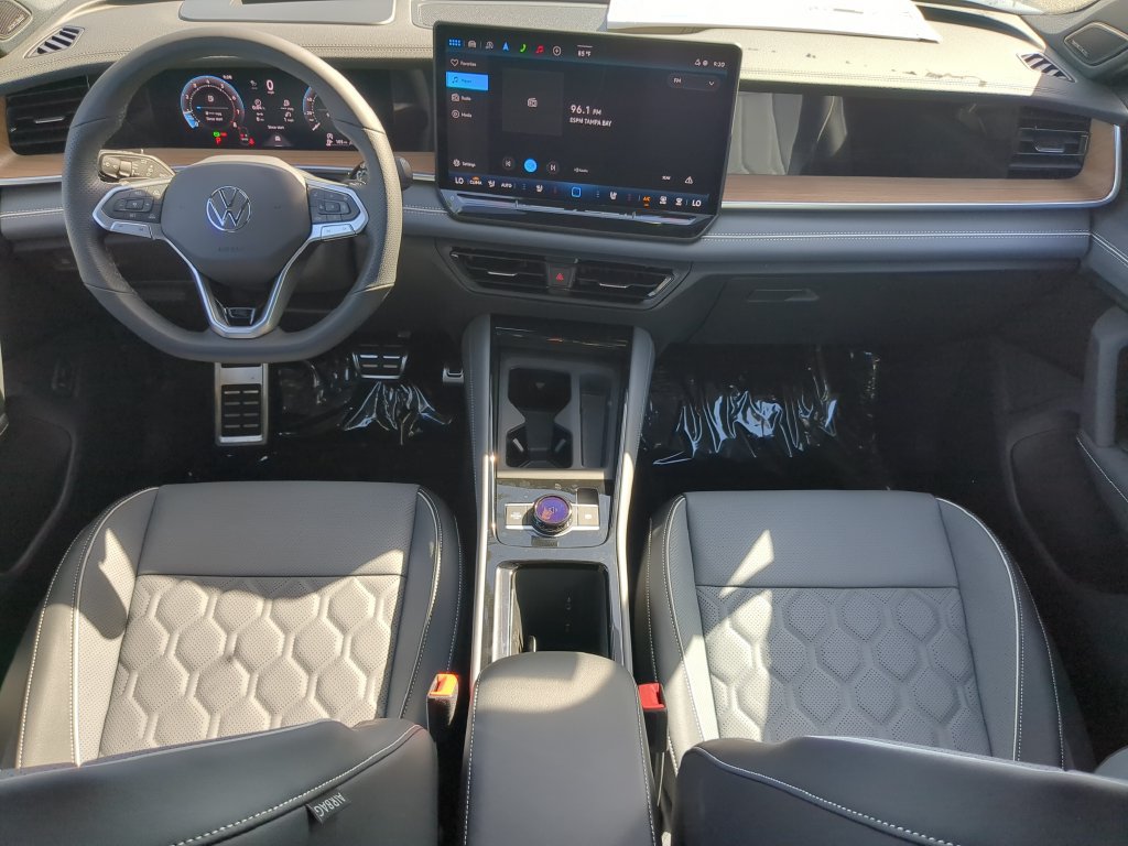 New 2027 Volkswagen Tiguan SEL R-Line AWD/4WD image 12