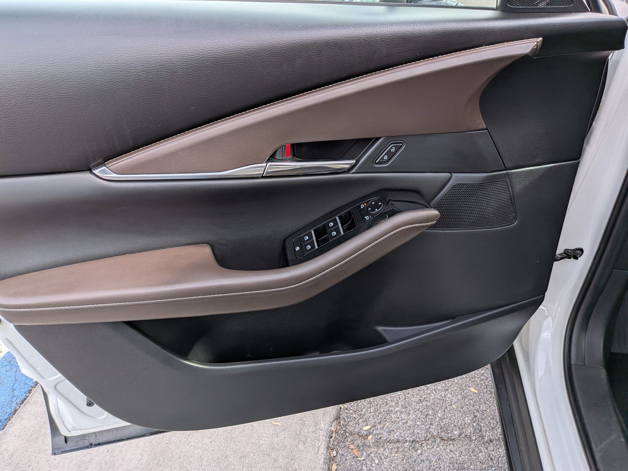 Used 2023 MAZDA CX-30 AWD 2.5 S w/ Premium Package image 16