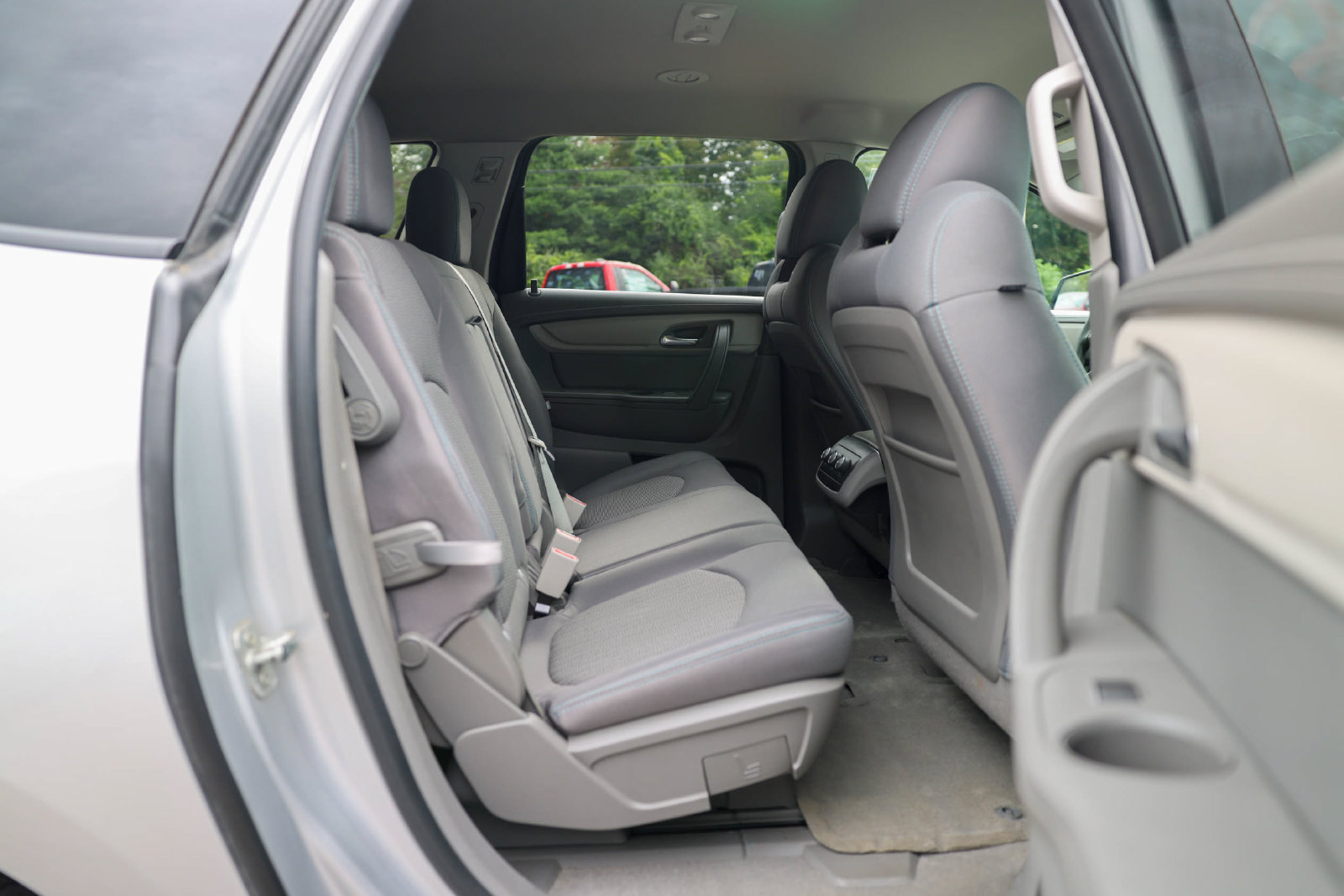 Used 2016 Chevrolet Traverse LS FWD image 12
