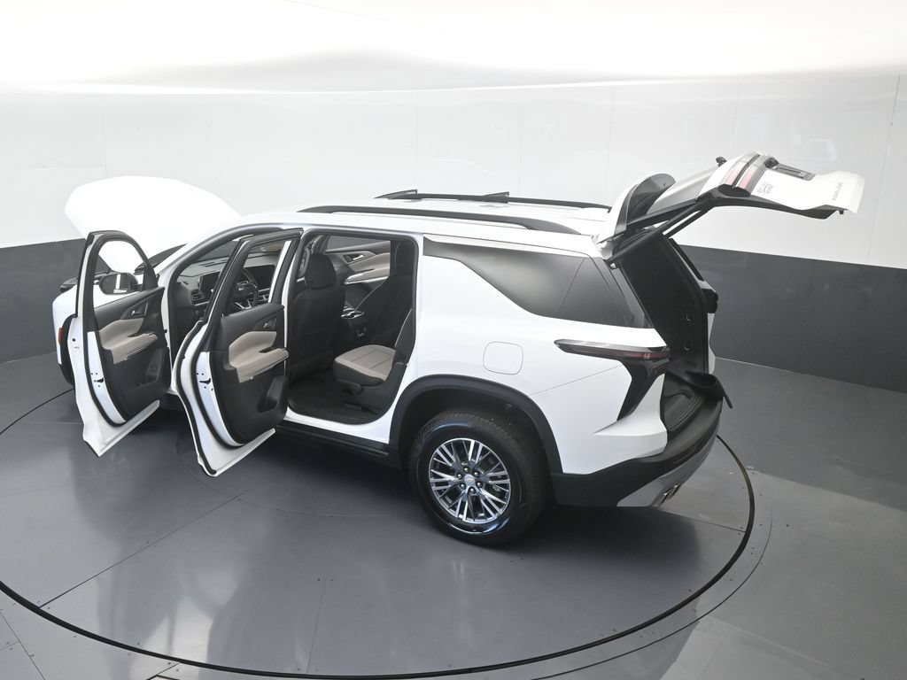 Used 2025 Chevrolet Traverse LT FWD image 70
