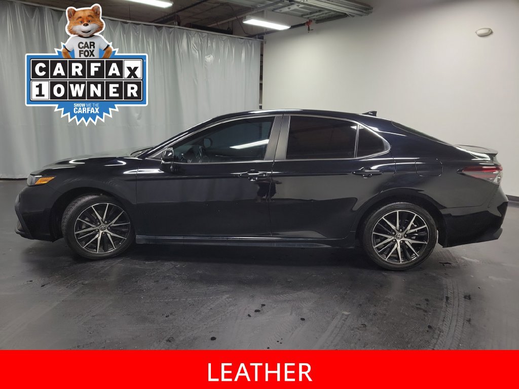 Used 2024 Toyota Camry SE w/ Cold Weather Package FWD image 5