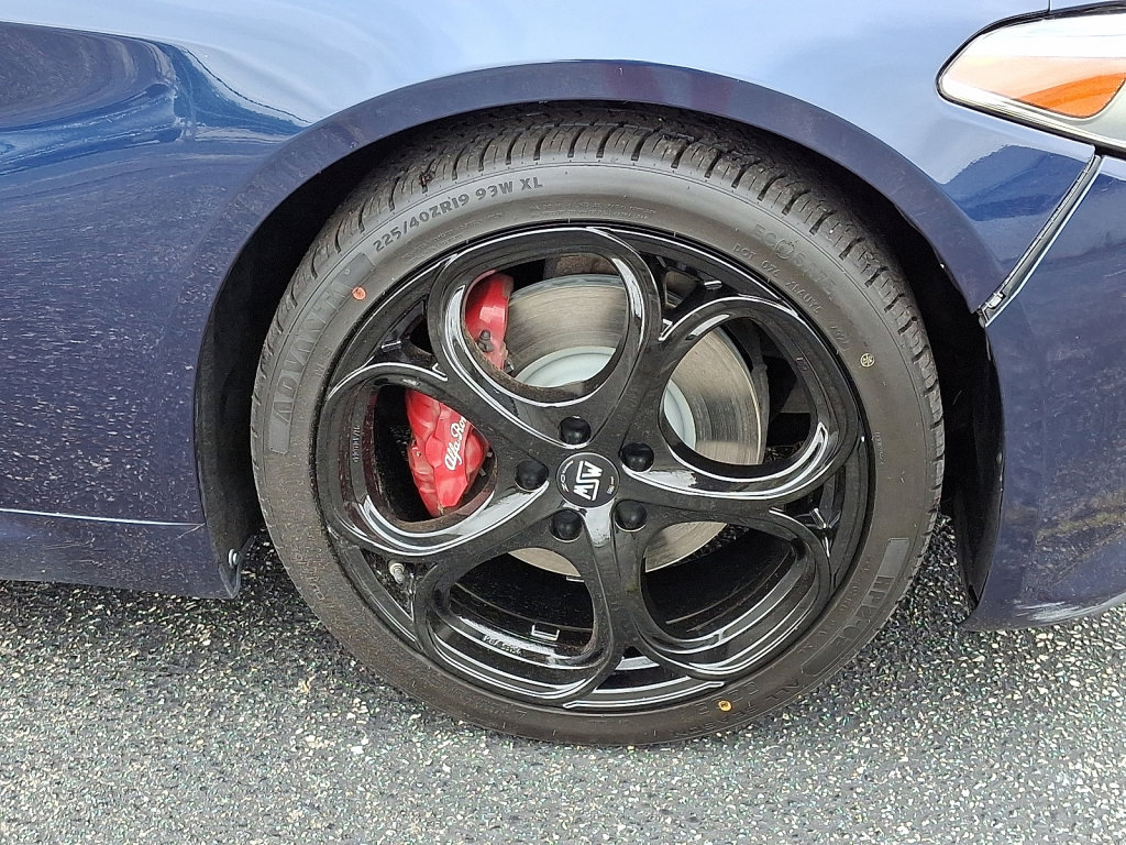 Used 2018 Alfa Romeo Giulia Ti Sport w/ Quick Order Package 22S Sport image 9