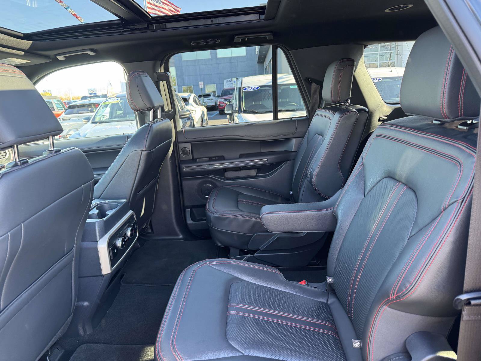 Used 2024 Ford Expedition Max Limited AWD/4WD image 10