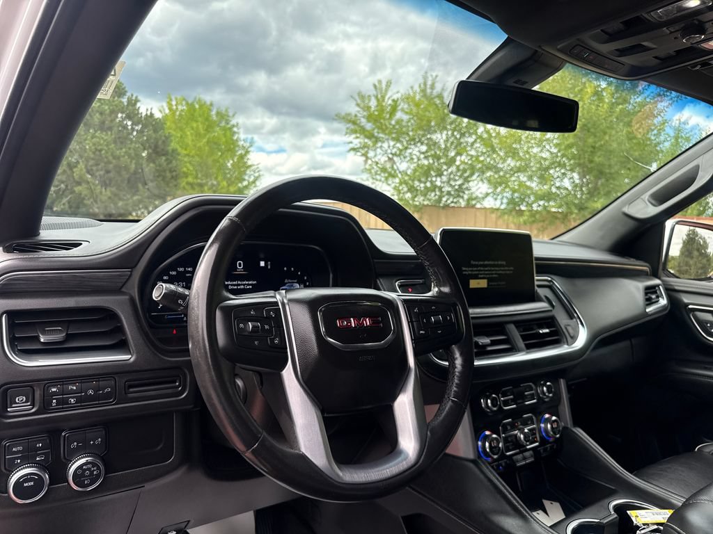 Used 2022 GMC Yukon XL SLT w/ SLT Premium Package AWD/4WD image 14