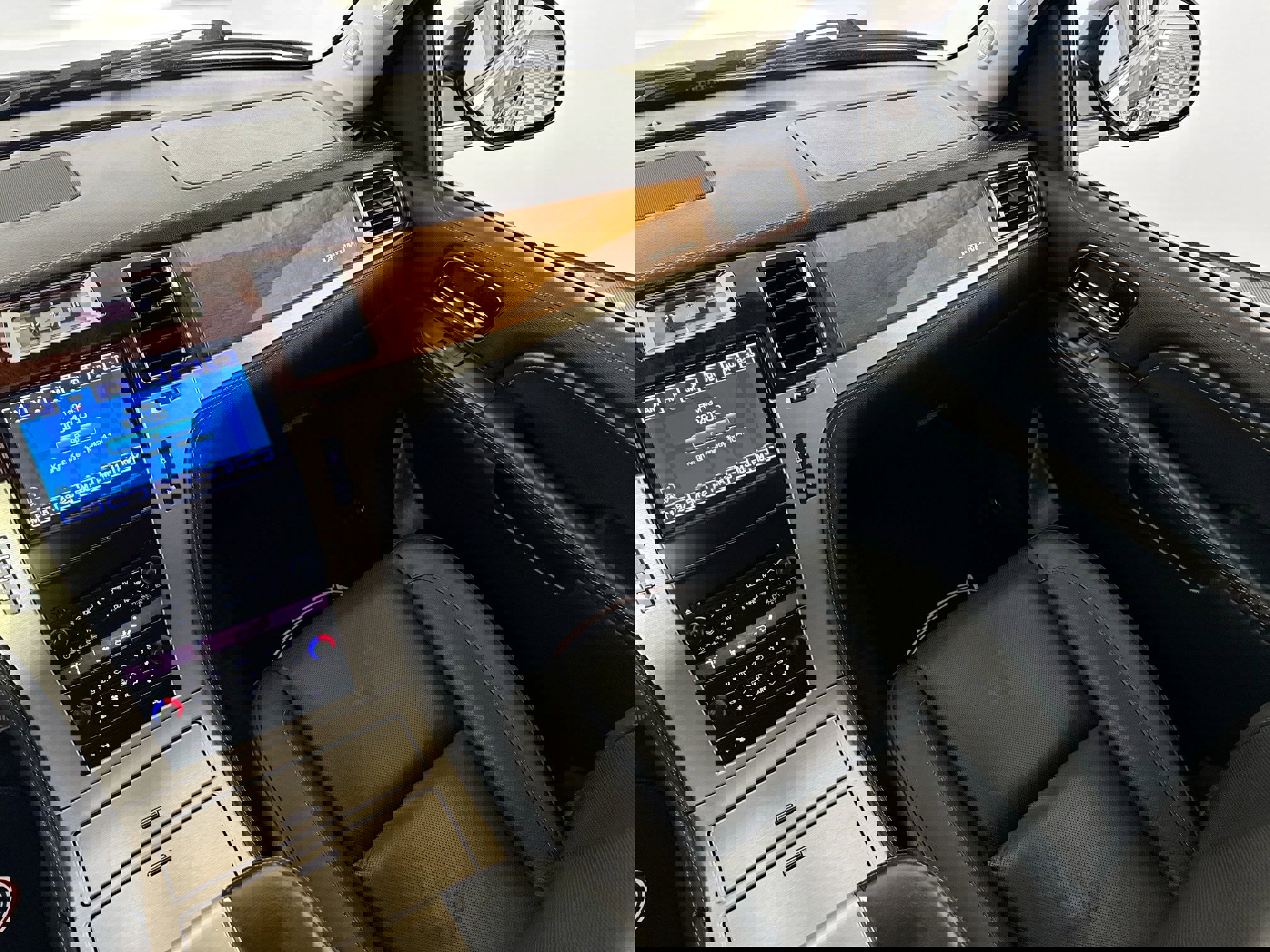 Used 2014 Cadillac Escalade Platinum image 31