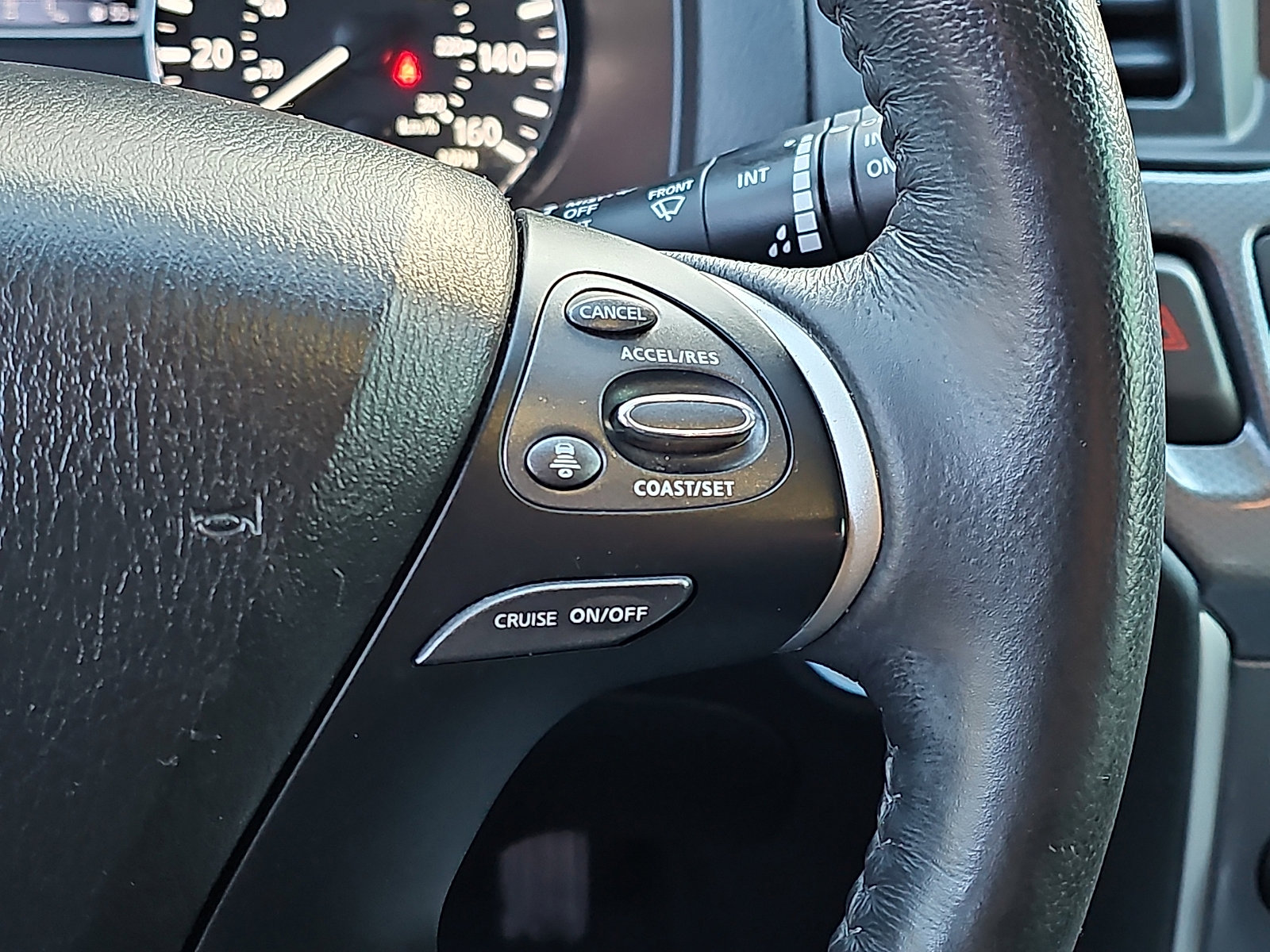 Used 2020 Nissan Pathfinder SL image 24