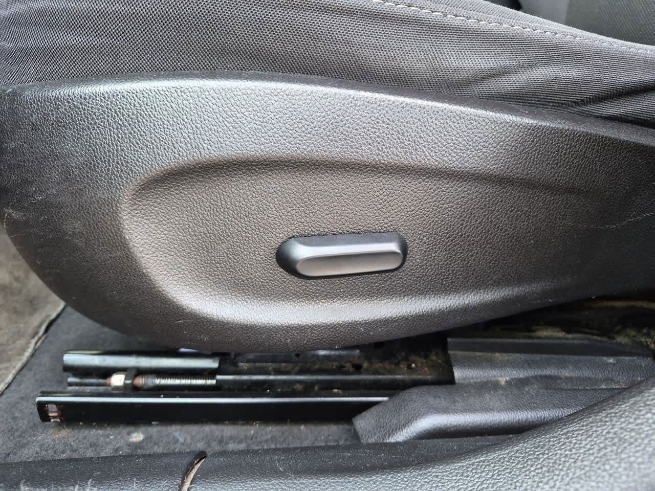 Used 2014 Chevrolet Cruze LT FWD image 17