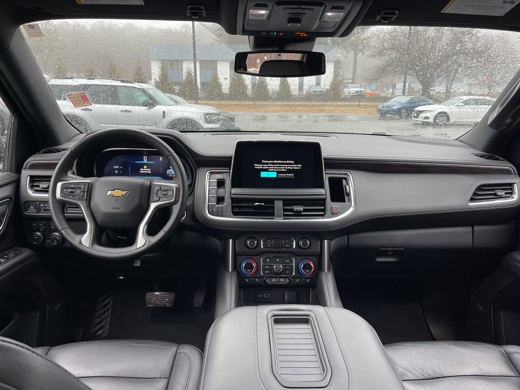 Used 2024 Chevrolet Suburban LT image 8