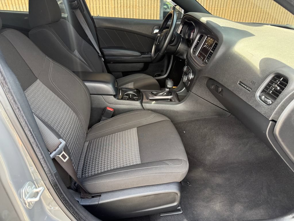 Used 2023 Dodge Charger SXT w/ Blacktop Package AWD/4WD image 21